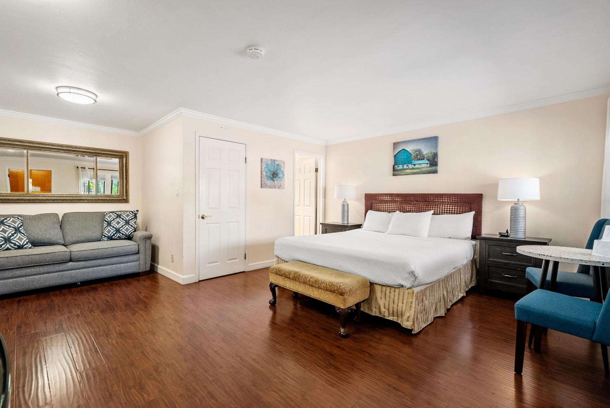 Peach Tree Inn 2*