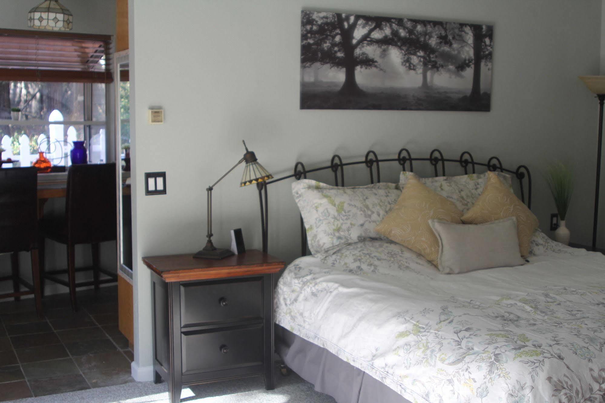 Peach Tree Inn 2*